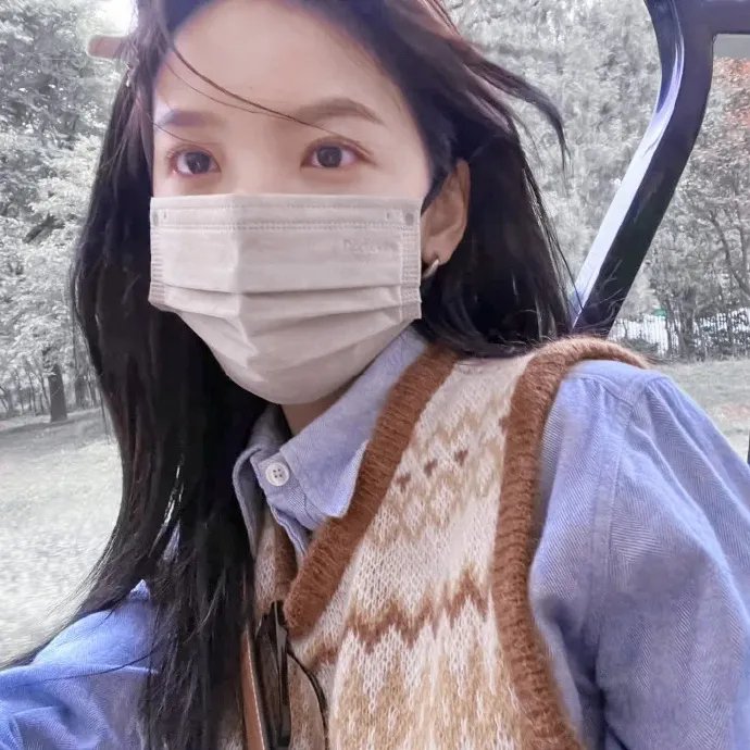 踉跄的女孩